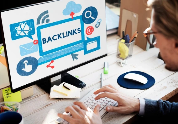 homme-travailler-backlinks